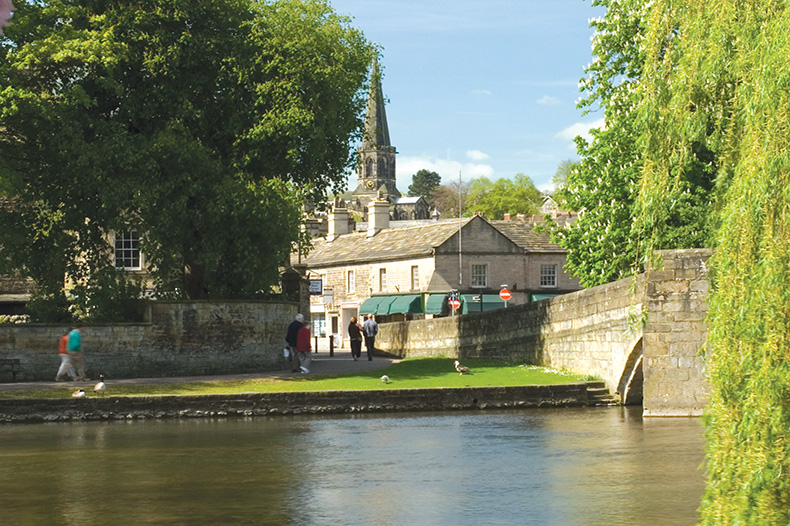 Festive Chatsworth House & Bakewell With A Touch of Luxury 