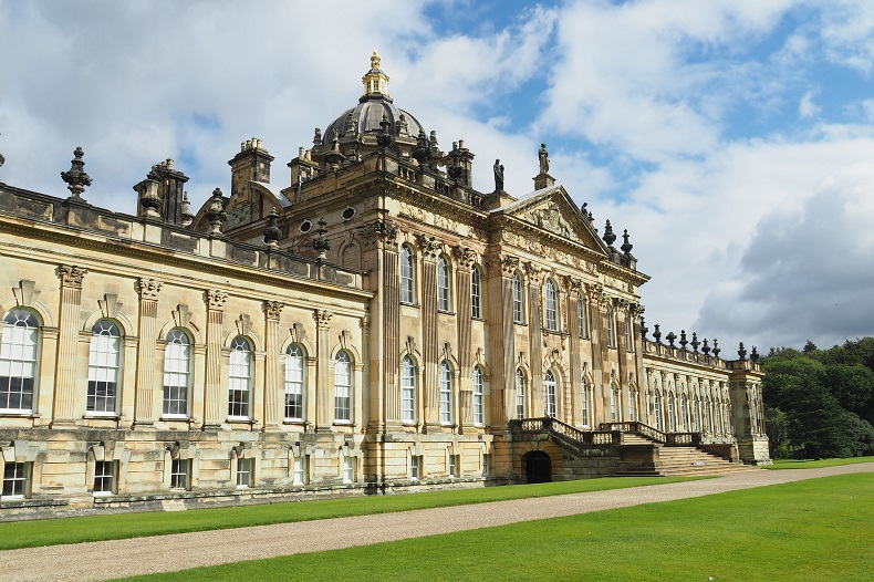 Alice's Christmas Wonderland at Castle Howard & 3 Course Lunch