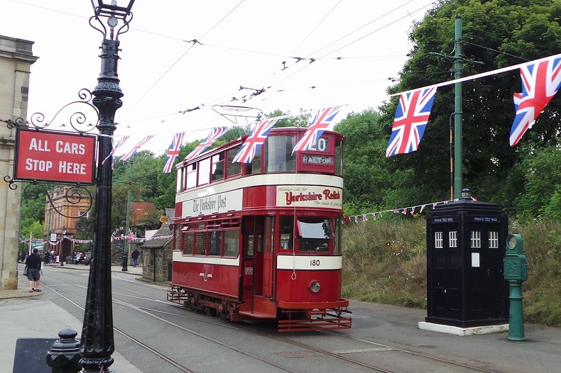 Derbyshire, Chatsworth & The Crich Tramway Village 