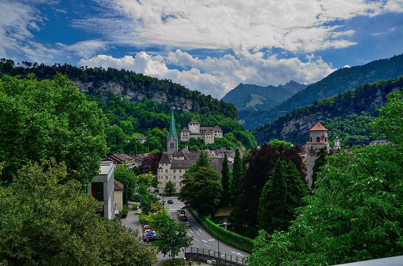 Alpine Adventure- Picturesque Lake Constance & Feldkirch 