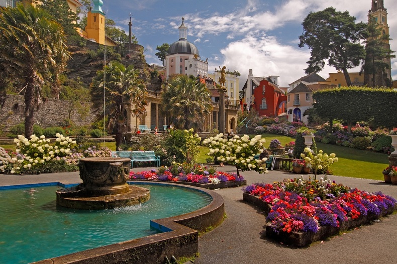 Llandudno, Portmeirion & The Snowden Mountain Railway 